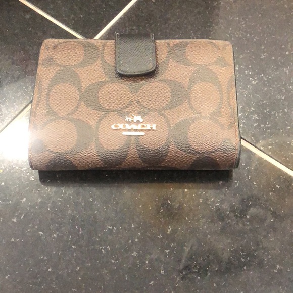 Coach Sig Town Tote - Picture 4 of 7